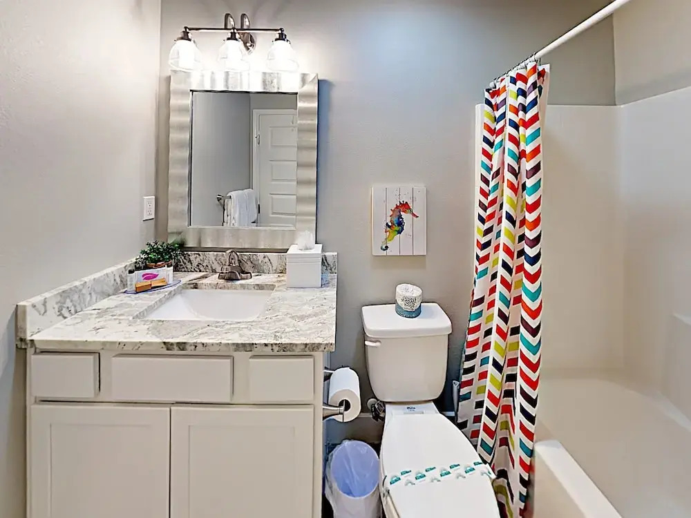 CasaTitos on Station Street - 4 Br Home
