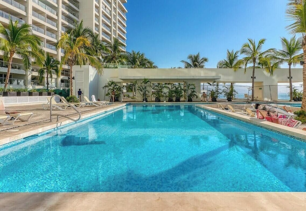 Amazing Studio With Oceanview - Pool - Beach - Gym