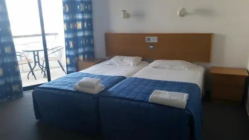 Les Palmiers Sunorama Beach Apartments