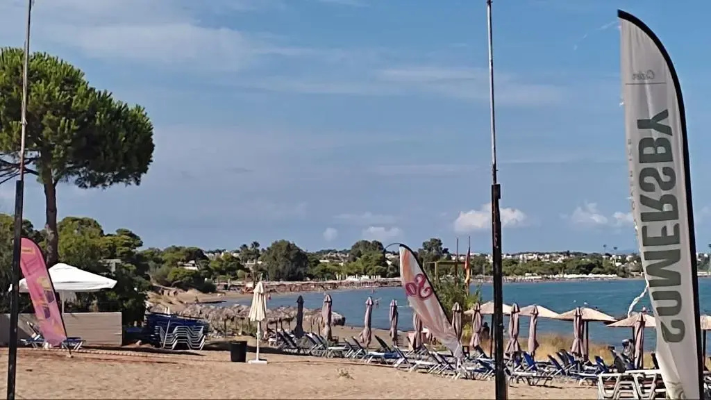 Beautiful Choice - near Athens airport - 50m from the sea - IQ+