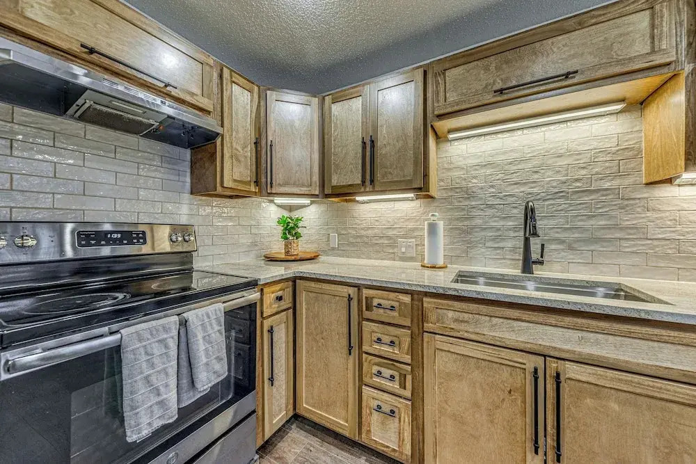 Spacious Ruidoso Retreat w/ Hot Tub & 2 Kitchens!