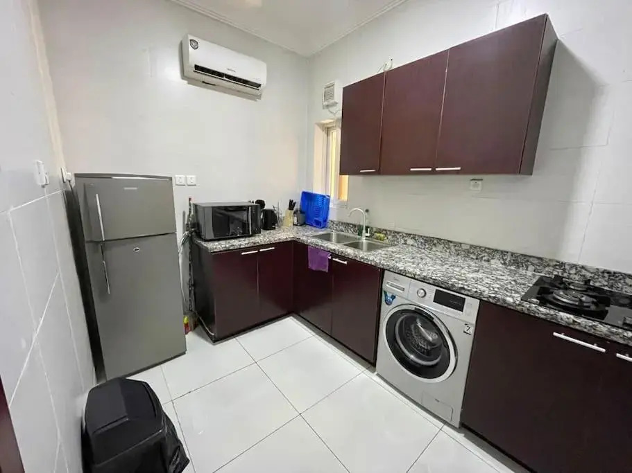 Lovely 2-bedroom condo with free parking and WiFi.