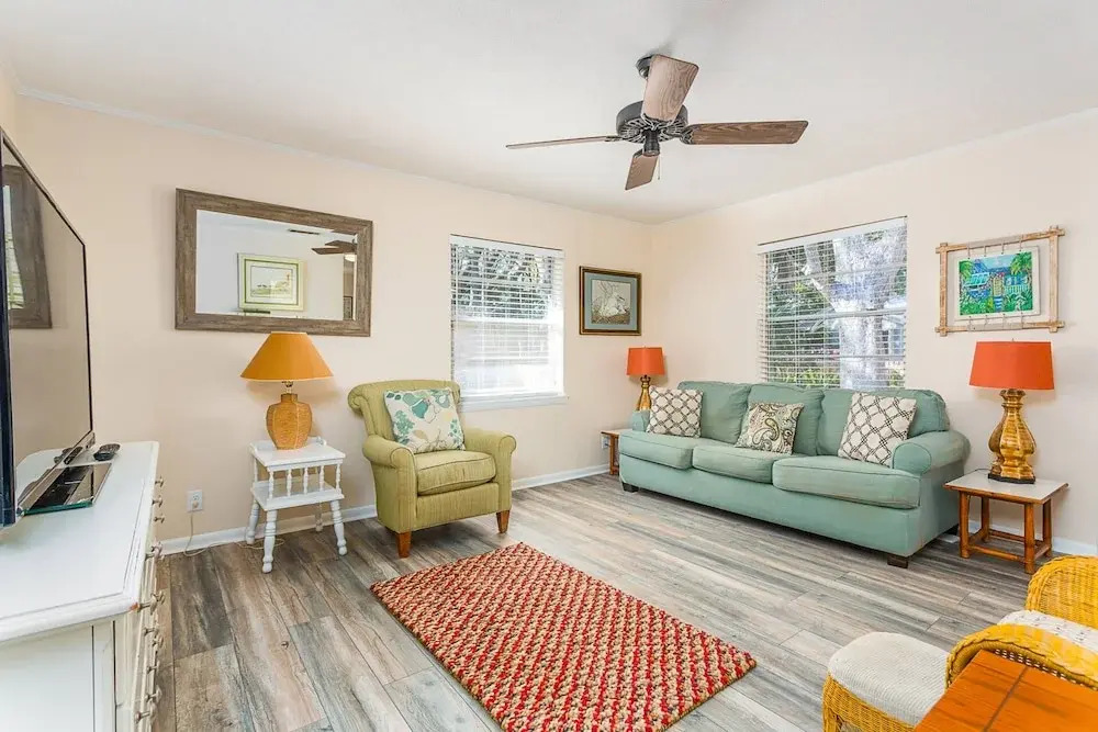 1055 College by Hodnett Cooper