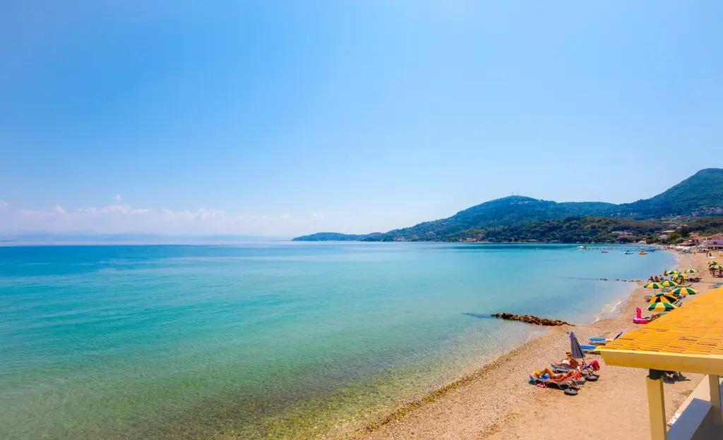 Rossis Beach Hotel