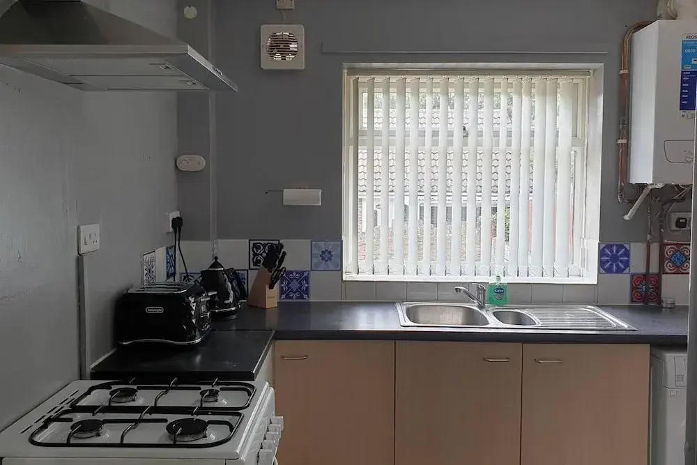 Sleeps 6, Guests&contractors, Wi-fi, Free Parking