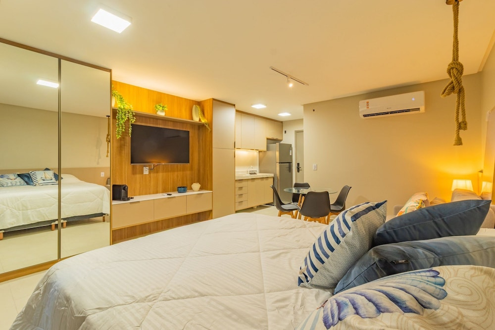 Icon Housi em Boa Viagem Perto do Shopping Recife e a 300m do Mar | By Carpediem