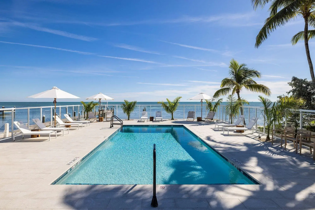 Pines & Palms Resort