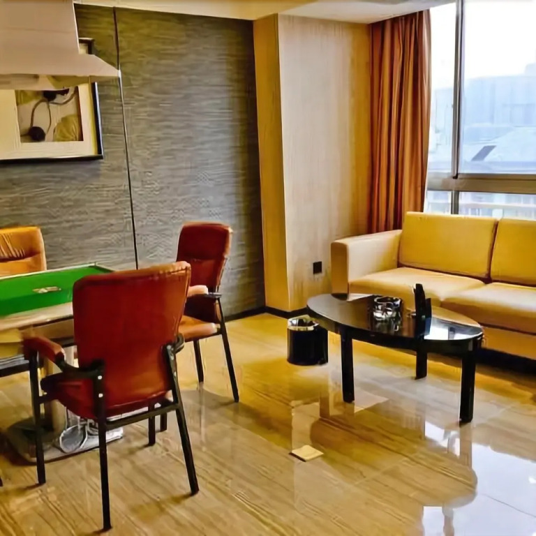 Holiday Inn Home Hotel