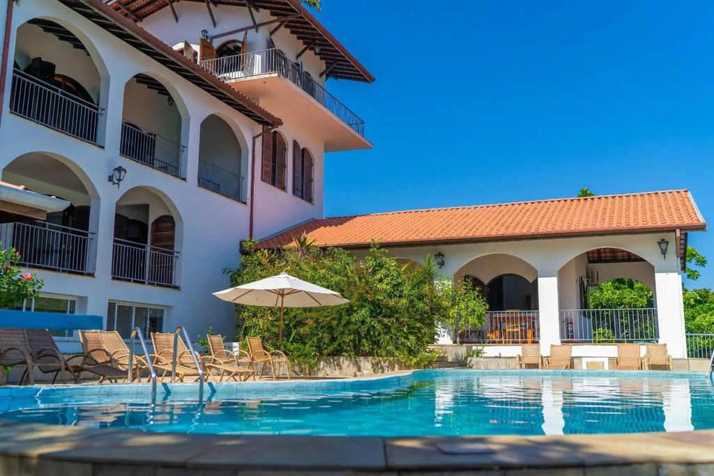 Casa luxuosa com 9 quartos e vista pro mar em Ubatuba, até 25 pessoas