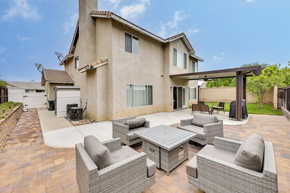 Lake Elsinore Vacation Rental ~ 4 Mi to the Lake!