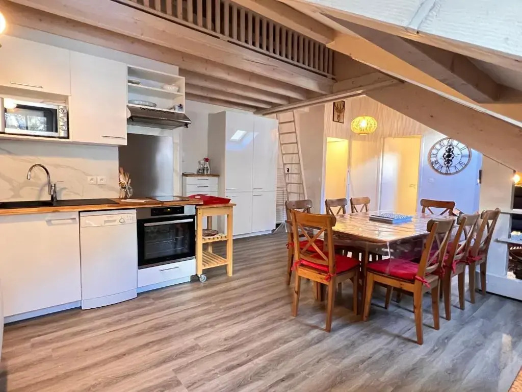 Place de la Mairie T2 Type Loft 70m2 Terrasse 35m2