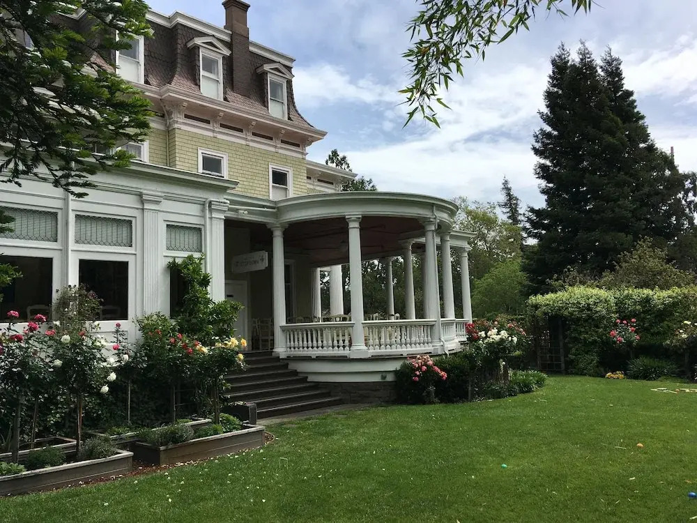 Churchill Manor