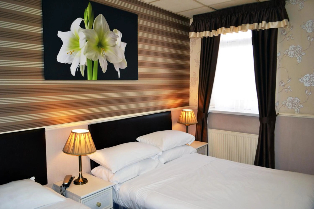 Lyndene Hotel