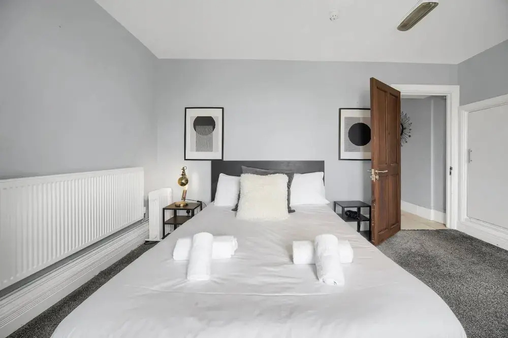 Luxury Penthouse Suite - Swansea Central - Beach