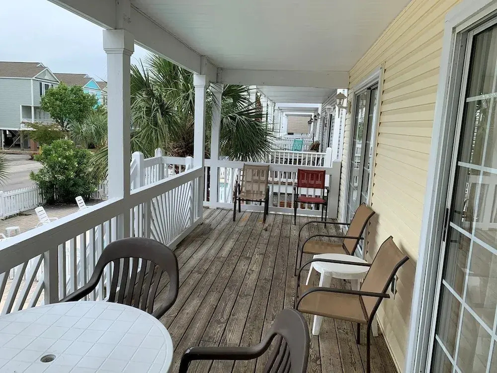 Beach Hutt 5 Bedrooms 4 Bathrooms Home