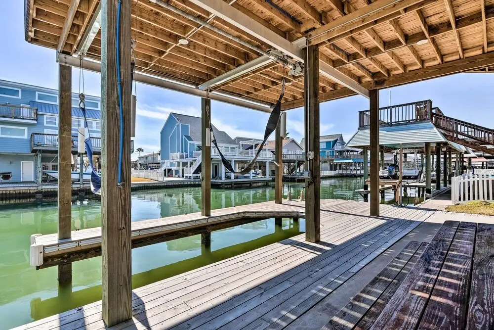 1 Mi to Sea Isle Beach: Canal-front Gem w/ Dock!