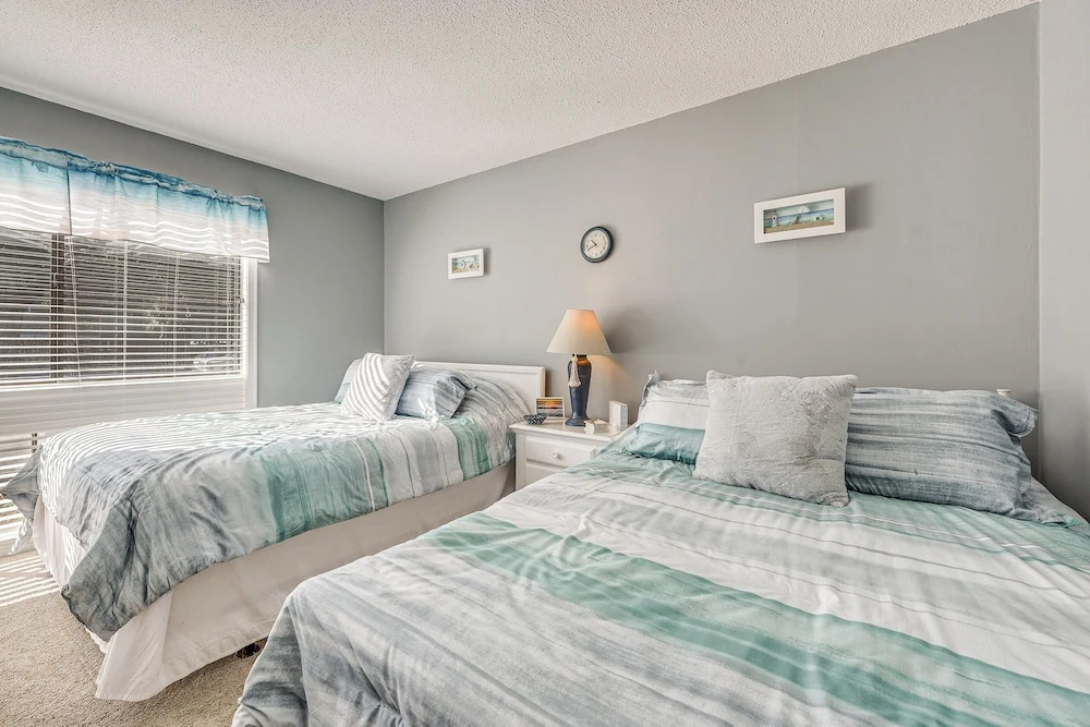 Arcadian Dunes 1st-floor Gem: Pool & Beach Access!