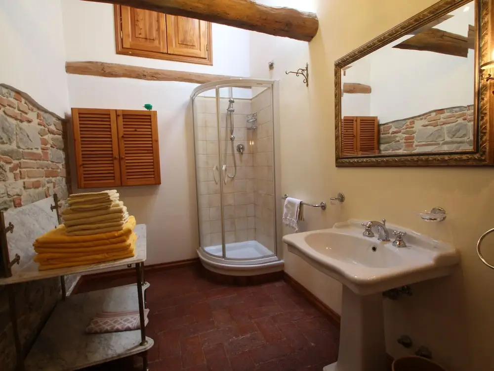 Villa in San Venanzo with Pool and Sauna