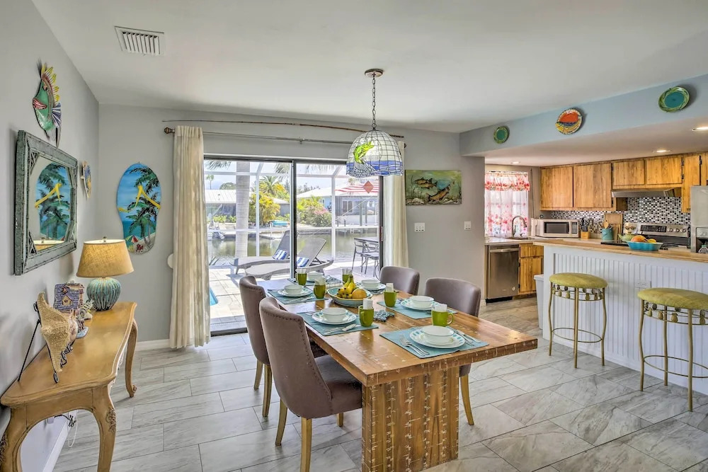 Heated Pool + Lanai: Matlacha Isles Getaway