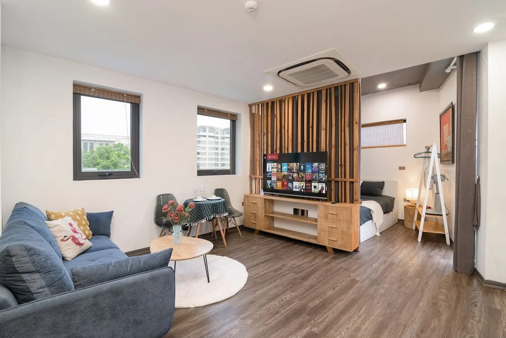 SaziHome Le Thanh Tong Hanoi