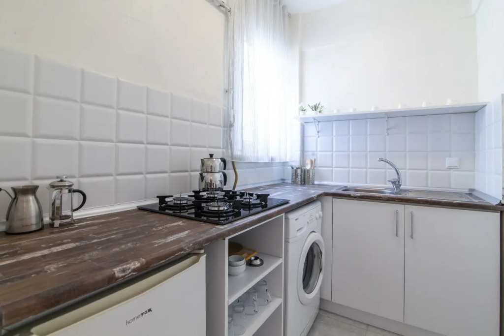 Lovely and Central Flat With Balcony in Sisli