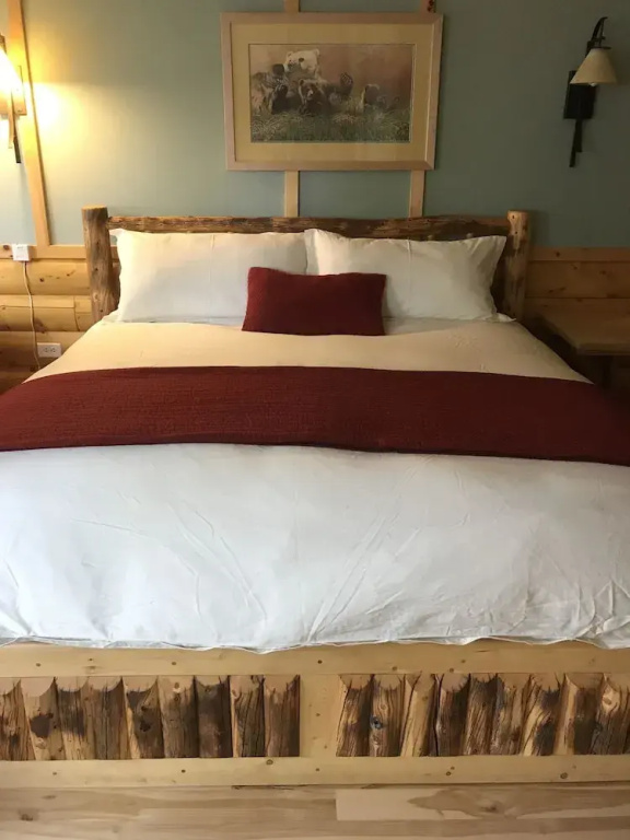 Tonglen Lake Lodge