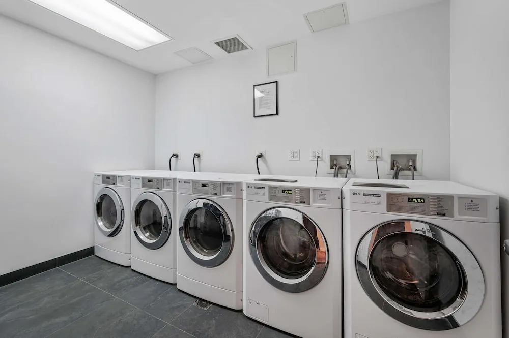 17john: Queen Studio Apartment - Disability Access