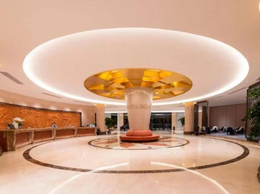 Huayun Hotel
