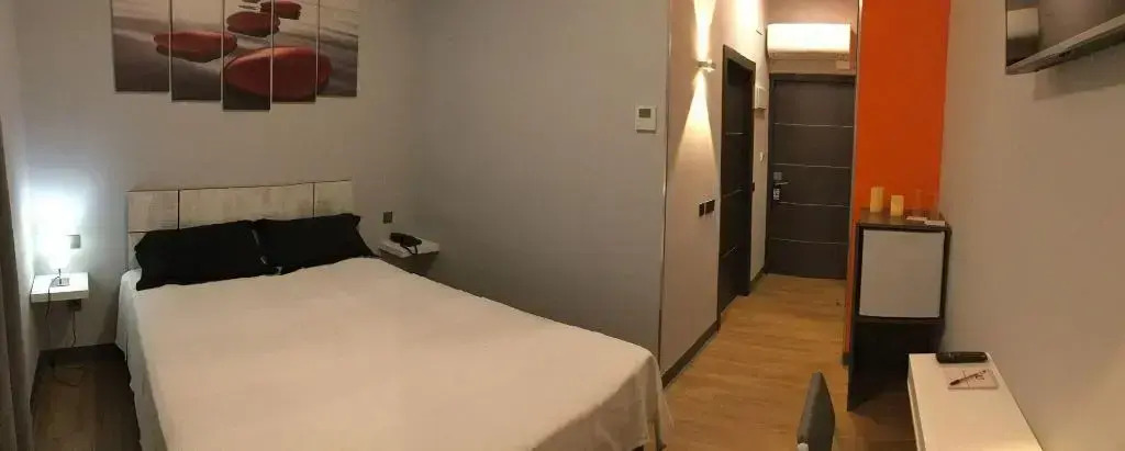 H La Cabaña