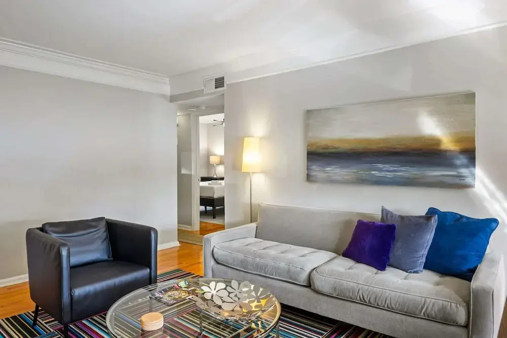 Brookwood Courtyard by BCA Furnished Apartments Bcc1b 01 A