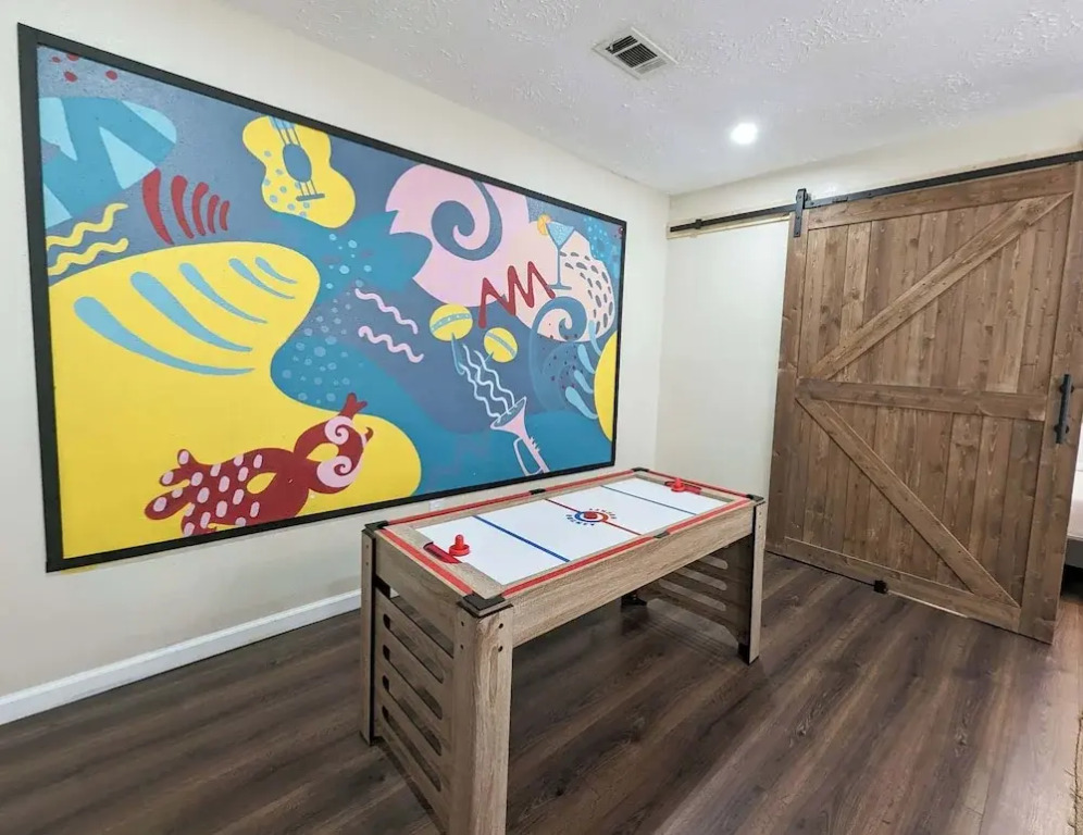 Vibrant Getaway Say Hello to the Best of Houston