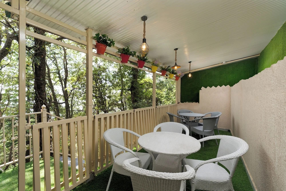 Regenta Place Dalhousie Just 500 Meters Walkable from Mall Road