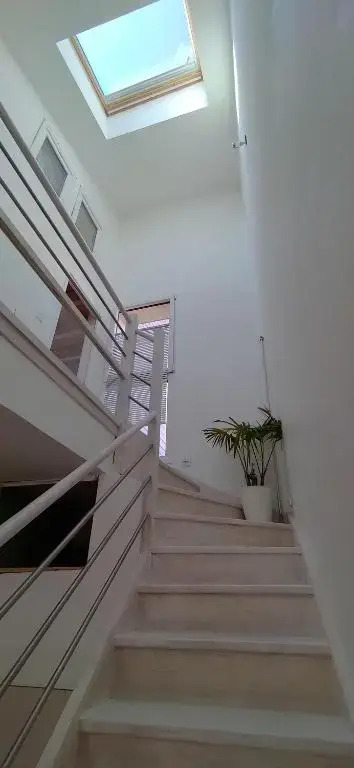 belle chambre sur terrasse à 3 min de la gare