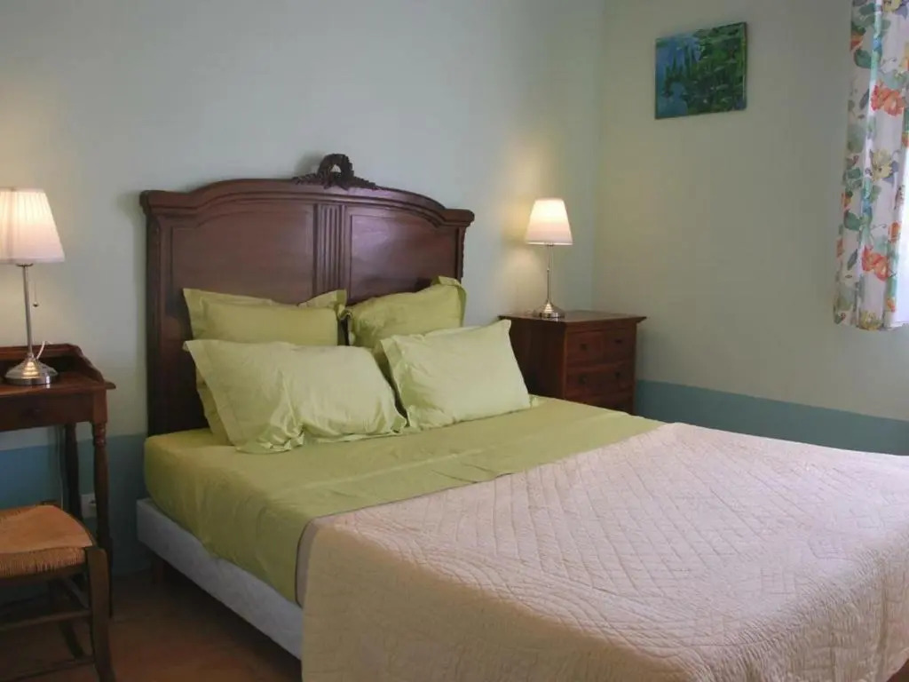 Gîte Tourangeau près de Loches avec Cheminée et Jardin - FR-1-381-40
