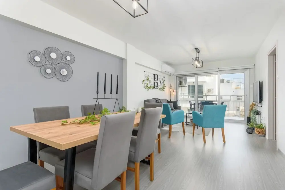 Amore 2-BR Apt By Finikoudes
