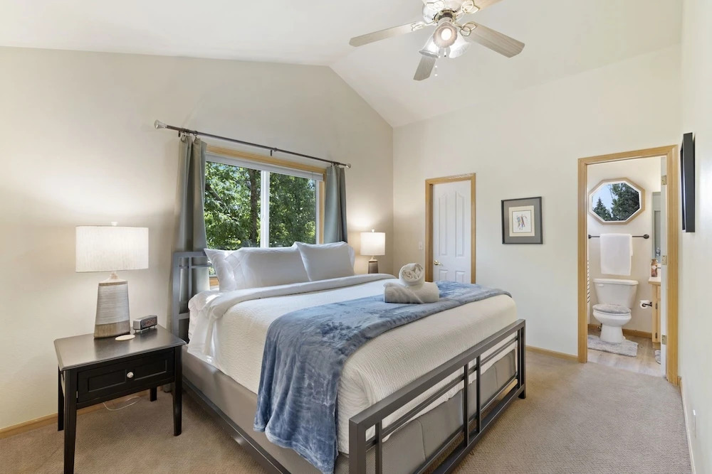 Parkside Gardens | Shady Private Yard W/ Hot Tub!