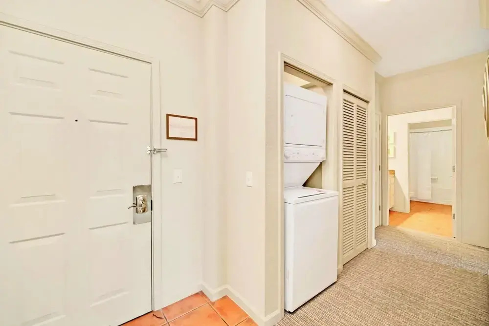 Near Disney - Spacious 3BR Condo With Netflix - Pool Hot Tub
