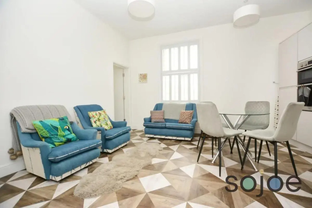 Stunning Victorian pub conversion apartment
