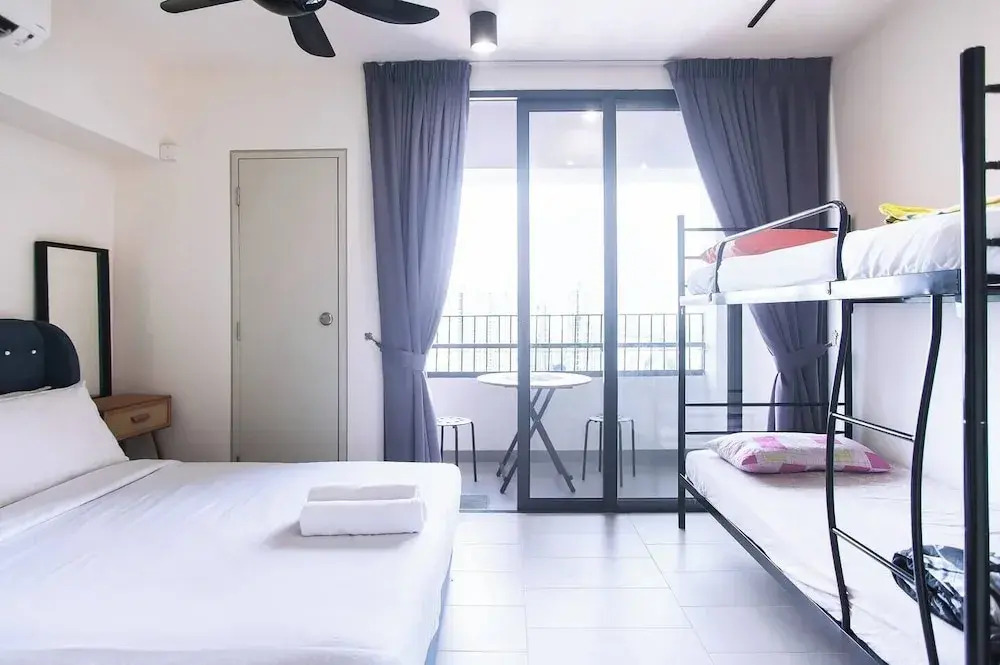 Tamarind Luxury Condo by Smarthome