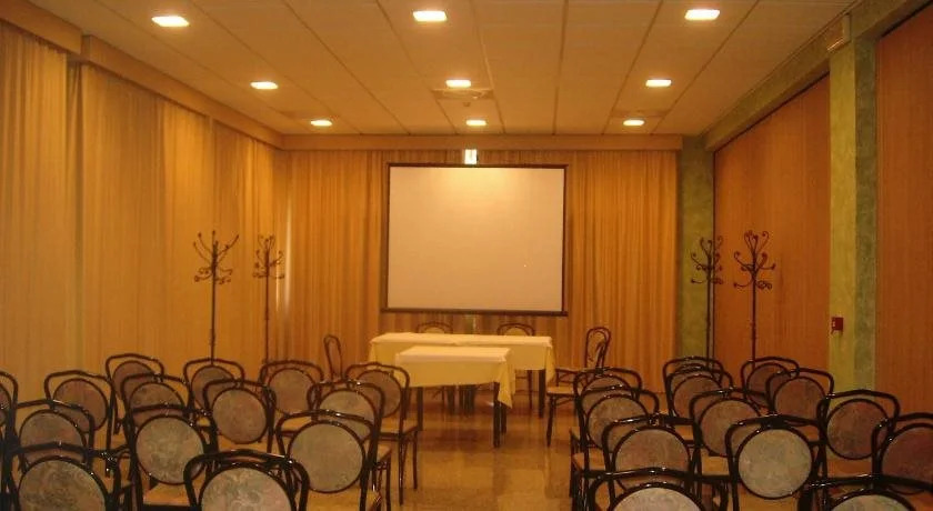 Hotel La Fonte a 300m uscita A14 Pescara Nord