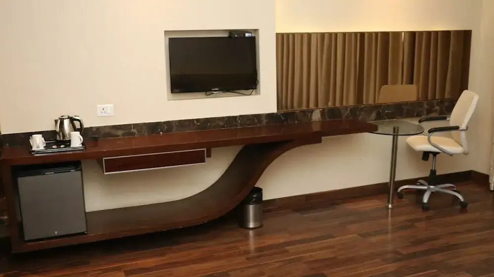 Hotel Lakhdatar