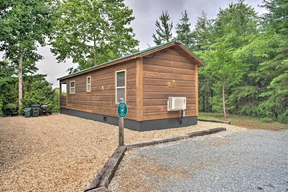 Hike, Sip & Unwind! Mill Spring Cabin Near Winery