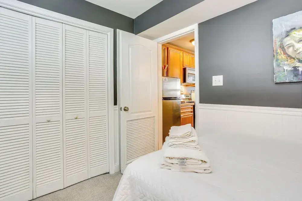 Walk to Beach: Poolside Condo in Wildwood Crest!