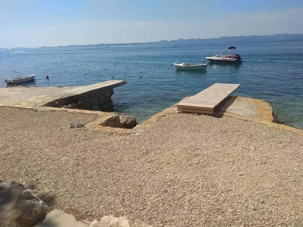 Glory - 100m From Beach - A1