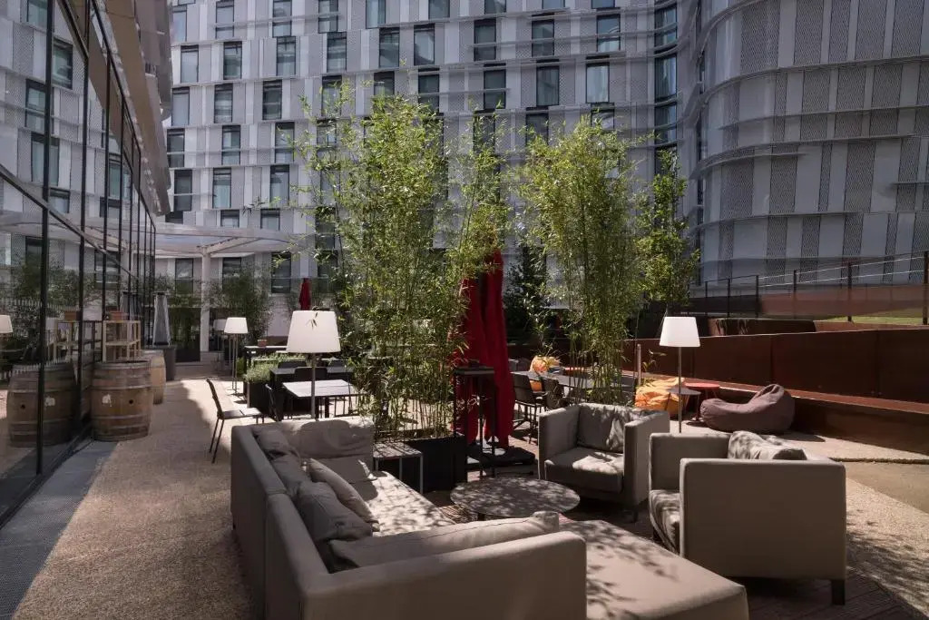Radisson Blu CDG Airport Terminal Hotel, Paris
