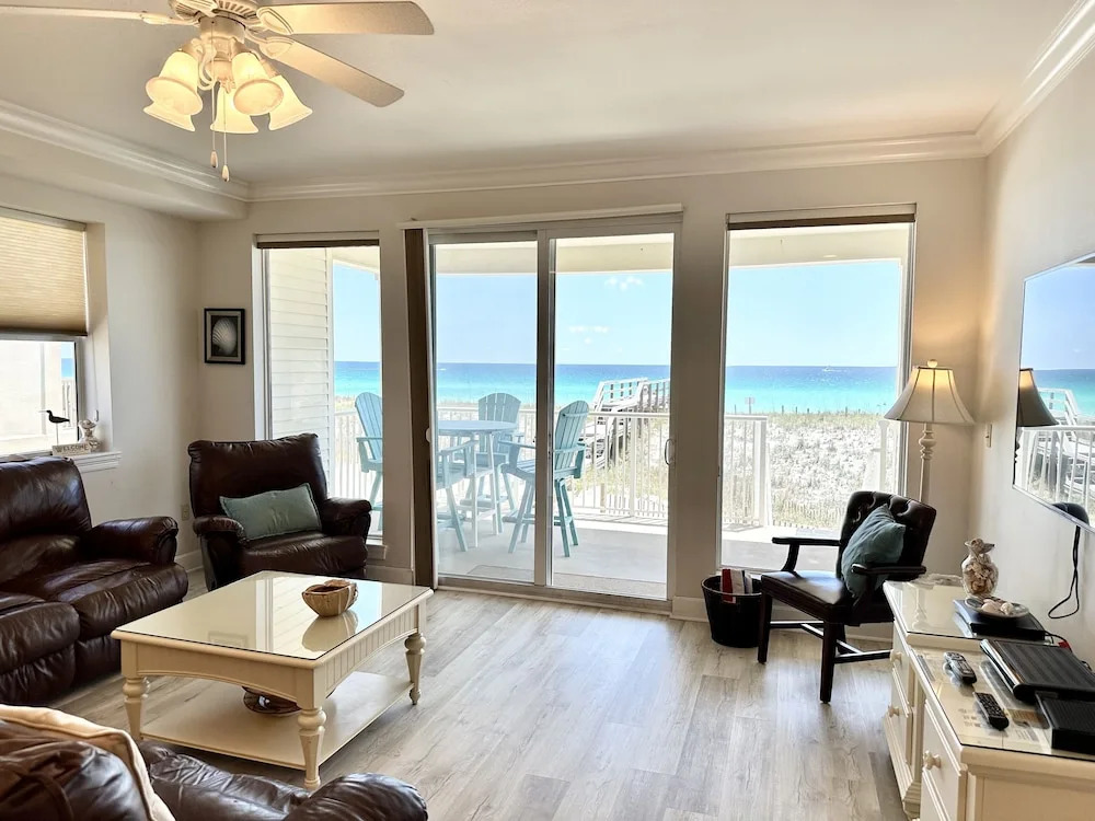 Sea Shell 3 Bedroom Townhouse by RedAwning