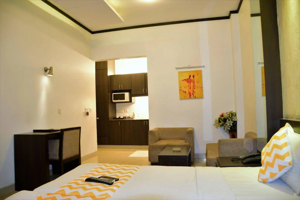 OYO Premium Sector 54