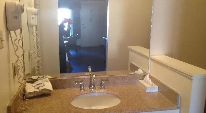 Granbury Inn and Suites