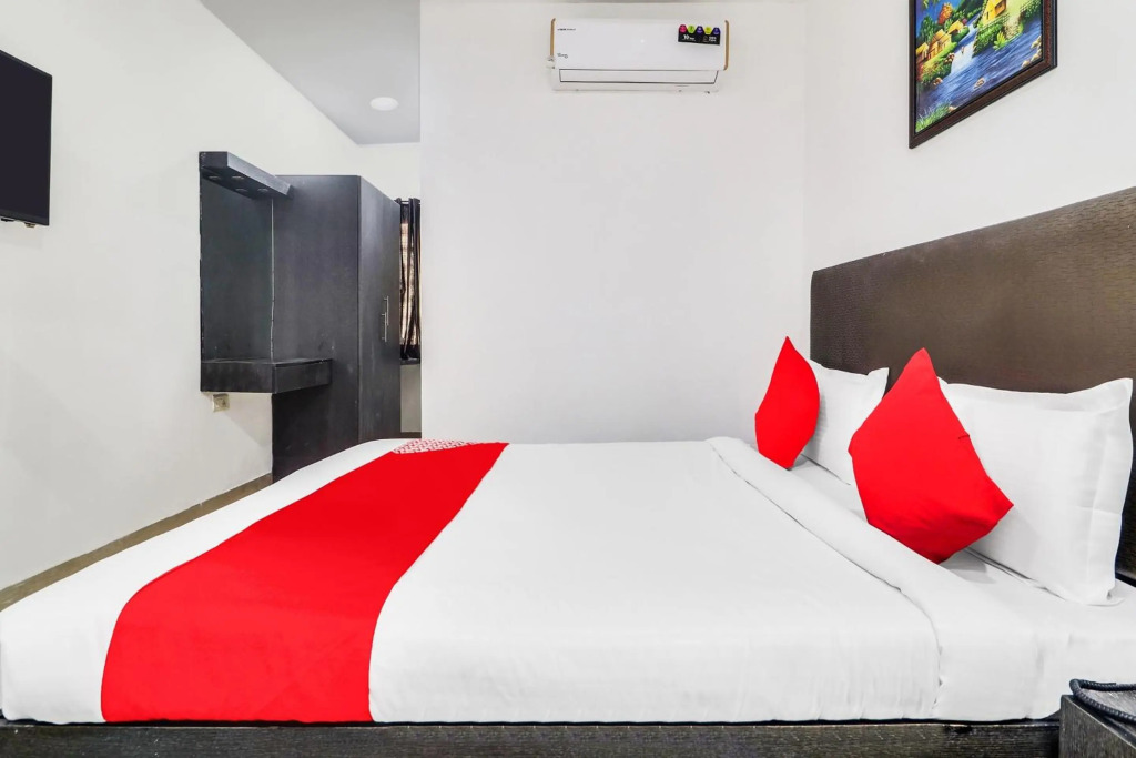 OYO Flagship 80523 Qualia Hotel Dilsukhnagar