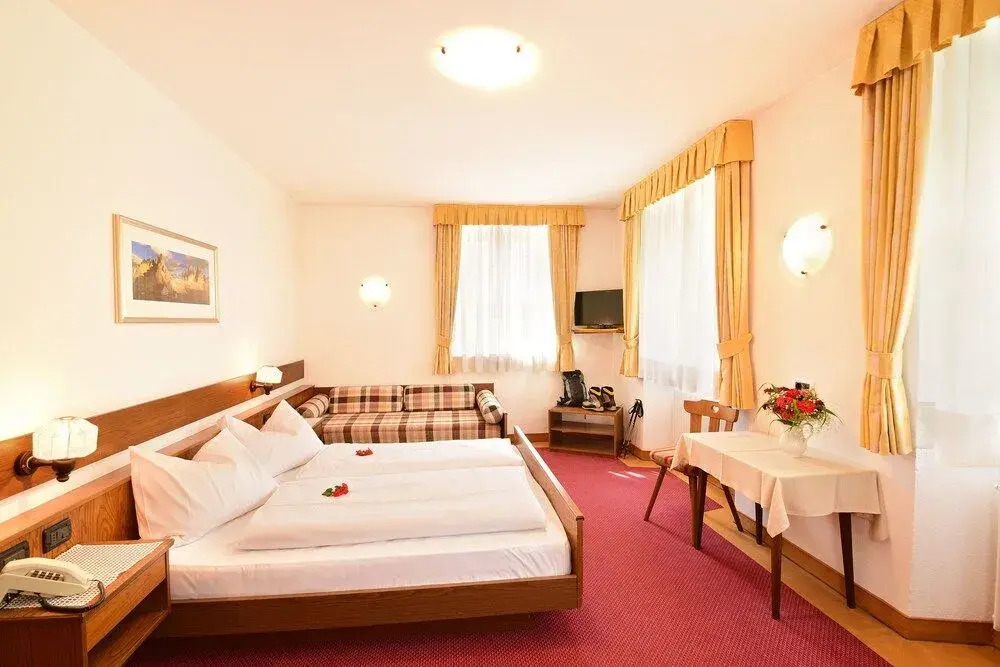River Hotel Post